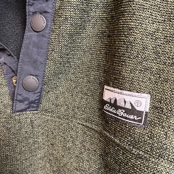 Eddie Bauer Men’s Olive Pullover - Picture 2 of 4